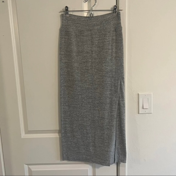 Aritzia Dresses & Skirts - |Aritzia| Wilfred Free Shields Skirt, S